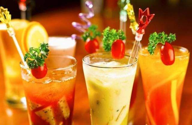服藥無效甚至反效果？可能是你喝的水和酒精飲料惹的禍